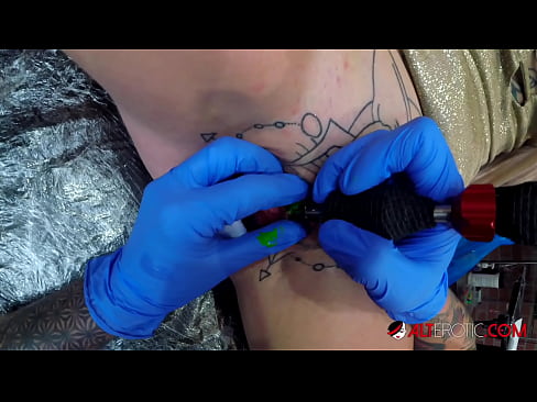 ❤️ U-Sully Savage oshisa izikhotha onama-tattoo okwedlulele wathola i-tattoo ku-clitoris yakhe Izocansi ku-zu.xlxxporno.ru ﹏